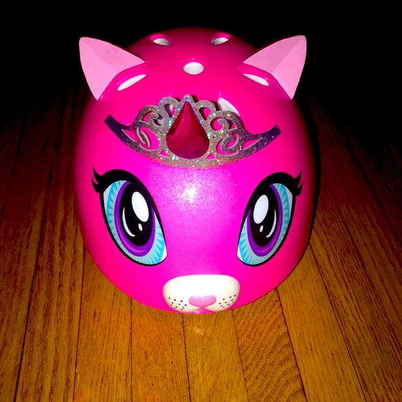 Girls 3 and up unicorn helmet. Pink helmet silver crown. Paid 45.00$asking 25$ - Picture 1 of 3